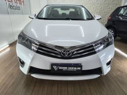 TOYOTA - COROLLA - 2014/2015 - Branca - R$ 81.900,00