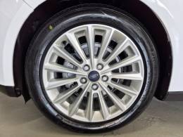 FORD - FOCUS - 2015/2016 - Branca - R$ 64.900,00