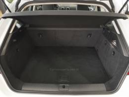 AUDI - A3 - 2013/2014 - Branca - R$ 76.900,00