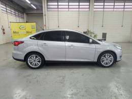 FORD - FOCUS - 2015/2016 - Prata - R$ 61.900,00