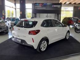 CHEVROLET - ONIX - 2021/2022 - Branca - R$ 89.900,00