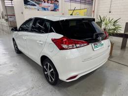 TOYOTA - YARIS - 2020/2020 - Branca - R$ 85.900,00