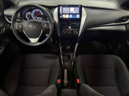 TOYOTA - YARIS - 2020/2020 - Branca - R$ 85.900,00