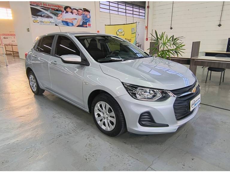 CHEVROLET - ONIX - 2020/2020 - Prata - R$ 62.900,00