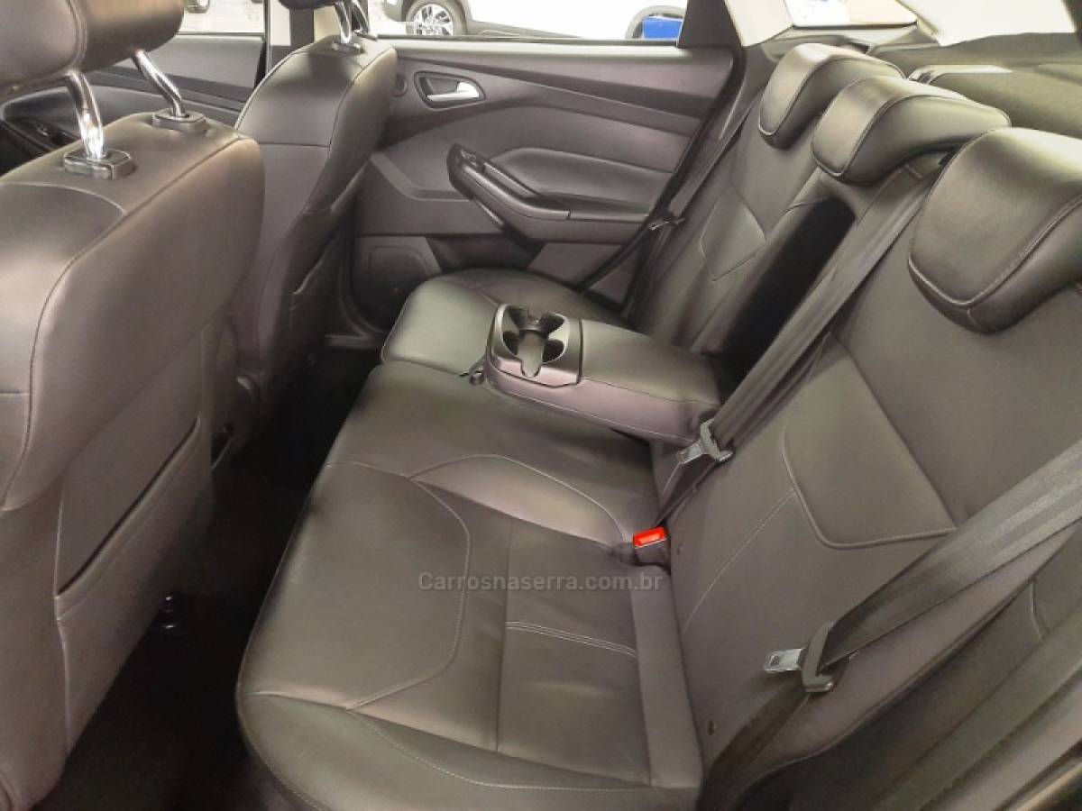 FORD - FOCUS - 2016/2016 - Cinza - R$ 62.900,00