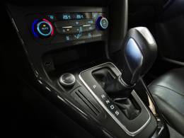 FORD - FOCUS - 2015/2016 - Branca - R$ 64.900,00