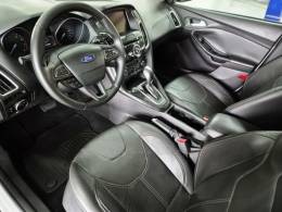 FORD - FOCUS - 2016/2016 - Branca - R$ 67.900,00