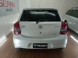 TOYOTA - ETIOS - 2019/2020 - Branca - R$ 61.900,00