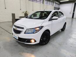 CHEVROLET - ONIX - 2014/2014 - Branca - R$ 54.900,00