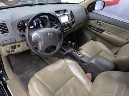 TOYOTA - HILUX SW4 - 2012/2012 - Preta - R$ 126.900,00