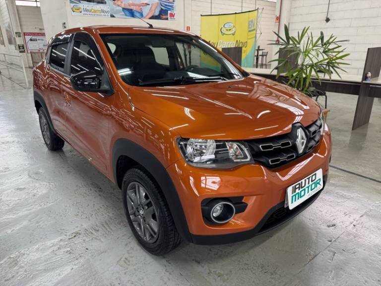 RENAULT - KWID - 2018/2018 - Laranja - R$ 41.900,00