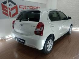 TOYOTA - ETIOS - 2019/2020 - Branca - R$ 61.900,00