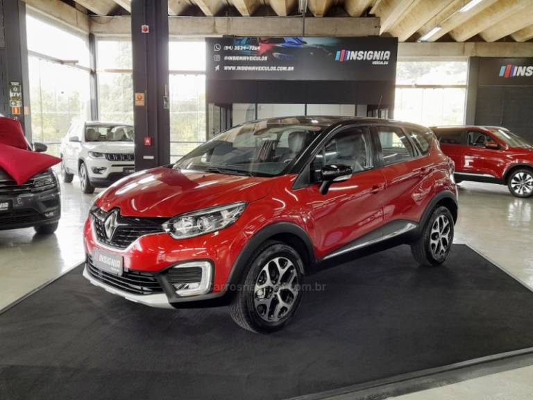 RENAULT - CAPTUR - 2018/2019 - Vermelha - R$ 76.900,00