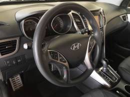 HYUNDAI - I30 - 2014/2015 - Branca - R$ 71.900,00