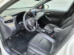 TOYOTA - COROLLA - 2022/2023 - Branca - R$ 138.900,00