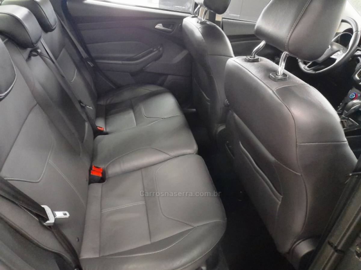 FORD - FOCUS - 2016/2016 - Cinza - R$ 62.900,00