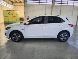 CHEVROLET - ONIX - 2024/2024 - Branca - R$ 81.900,00