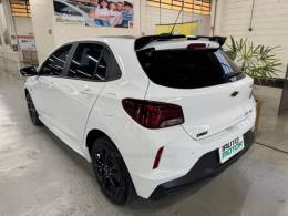 CHEVROLET - ONIX - 2024/2024 - Branca - R$ 89.900,00