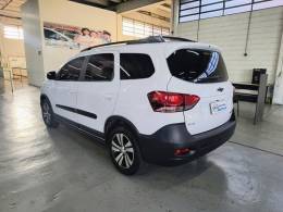 CHEVROLET - SPIN - 2022/2023 - Branca - R$ 97.900,00