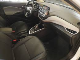 CHEVROLET - ONIX - 2021/2022 - Branca - R$ 89.900,00