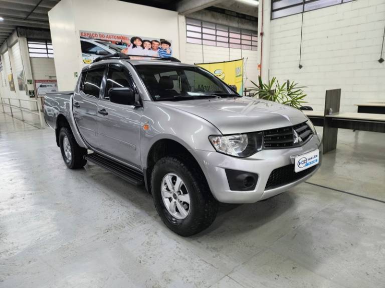 MITSUBISHI - L200 TRITON - 2012/2013 - Prata - R$ 99.900,00