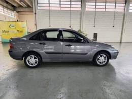 FORD - FOCUS - 2007/2008 - Cinza - R$ 24.900,00
