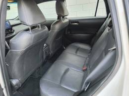 TOYOTA - COROLLA - 2022/2023 - Branca - R$ 138.900,00