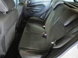 FORD - FIESTA - 2015/2016 - Branca - R$ 49.900,00