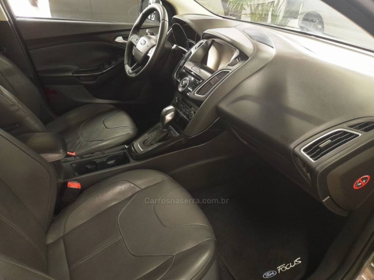 FORD - FOCUS - 2016/2016 - Cinza - R$ 62.900,00