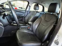 FORD - FOCUS - 2015/2016 - Branca - R$ 64.900,00