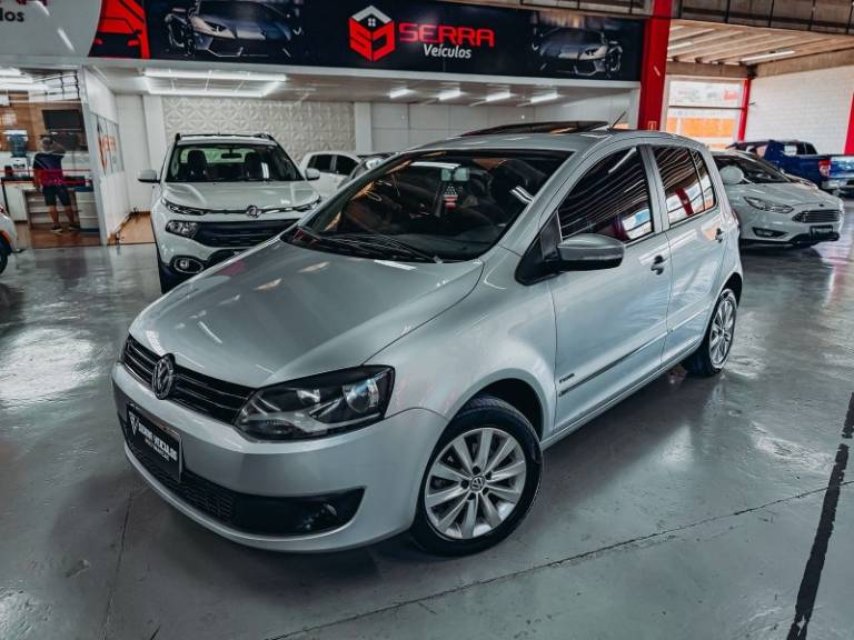 VOLKSWAGEN - FOX - 2012/2012 - Prata - R$ 40.900,00