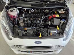 FORD - FIESTA - 2015/2016 - Branca - R$ 49.900,00