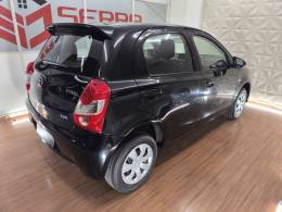 TOYOTA - ETIOS - 2014/2015 - Preta - R$ 46.900,00