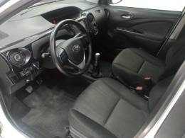 TOYOTA - ETIOS - 2019/2020 - Branca - R$ 61.900,00
