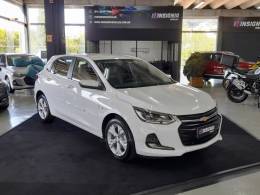 CHEVROLET - ONIX - 2021/2022 - Branca - R$ 89.900,00