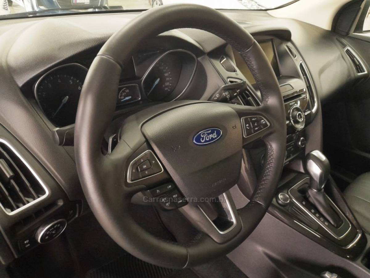 FORD - FOCUS - 2016/2016 - Cinza - R$ 62.900,00