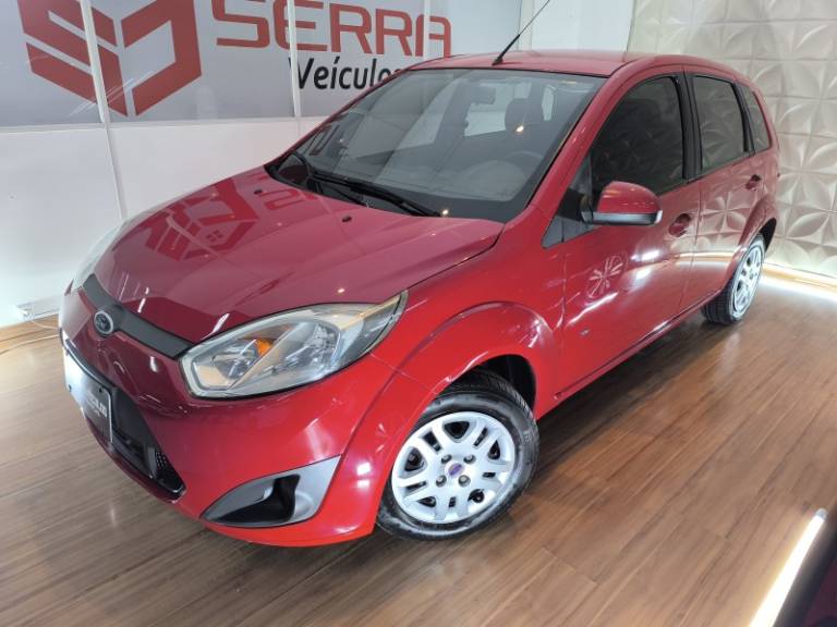 FORD - FIESTA - 2013/2014 - Vermelha - R$ 34.900,00