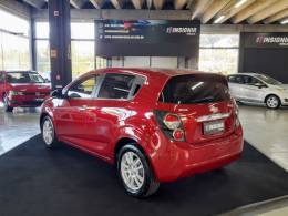 CHEVROLET - SONIC - 2012/2013 - Vermelha - R$ 39.900,00