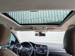 VOLKSWAGEN - GOLF - 2014/2015 - Branca - R$ 85.900,00