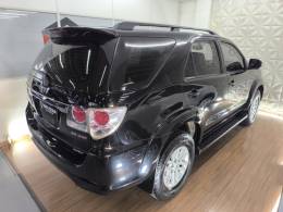 TOYOTA - HILUX SW4 - 2012/2012 - Preta - R$ 126.900,00