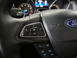 FORD - FOCUS - 2016/2016 - Branca - R$ 67.900,00