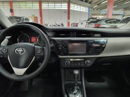 TOYOTA - COROLLA - 2014/2015 - Branca - R$ 81.900,00