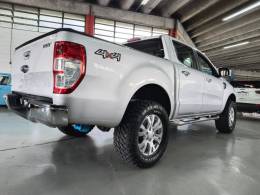 FORD - RANGER - 2017/2018 - Prata - R$ 139.900,00