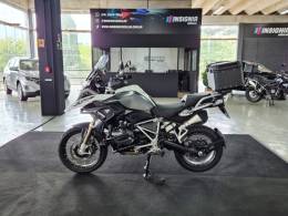 BMW - R 1250 - 2023/2024 - Branca - R$ 96.900,00