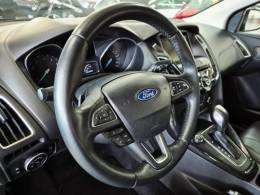 FORD - FOCUS - 2015/2016 - Branca - R$ 64.900,00
