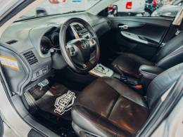 TOYOTA - COROLLA - 2013/2014 - Prata - R$ 74.900,00