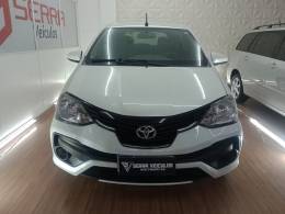 TOYOTA - ETIOS - 2019/2020 - Branca - R$ 61.900,00