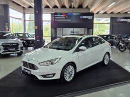 FORD - FOCUS - 2016/2016 - Branca - R$ 67.900,00