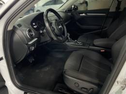 AUDI - A3 - 2013/2014 - Branca - R$ 95.900,00