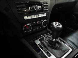 MERCEDES-BENZ - C 180 - 2012/2012 - Preta - R$ 69.900,00